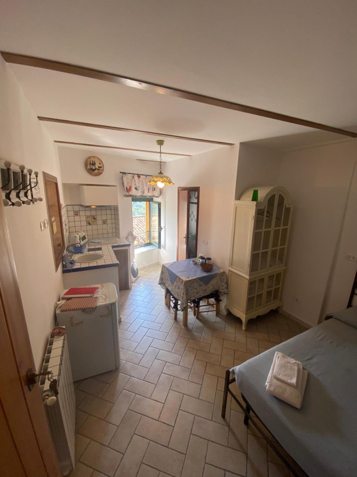Maison Dina Collepardo Luaran gambar